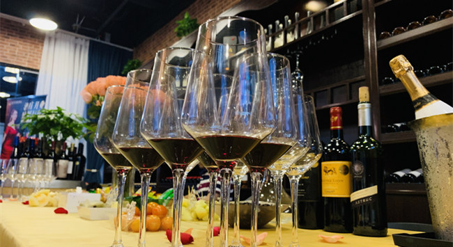 開(kāi)紅酒專賣(mài)店的成本和利潤(rùn)怎么樣